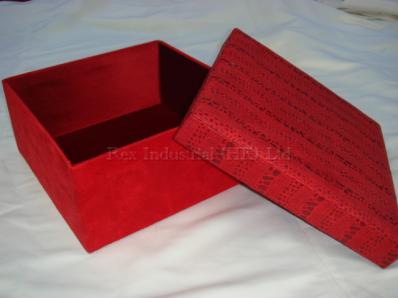 PVC SQUARE BOX W/ RED SUEDE 
