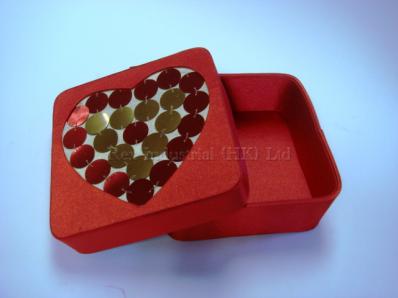 Square satin box with heart made of sequins 